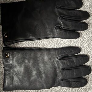 Sophisticated Coach Black Leather Women’s Gloves!